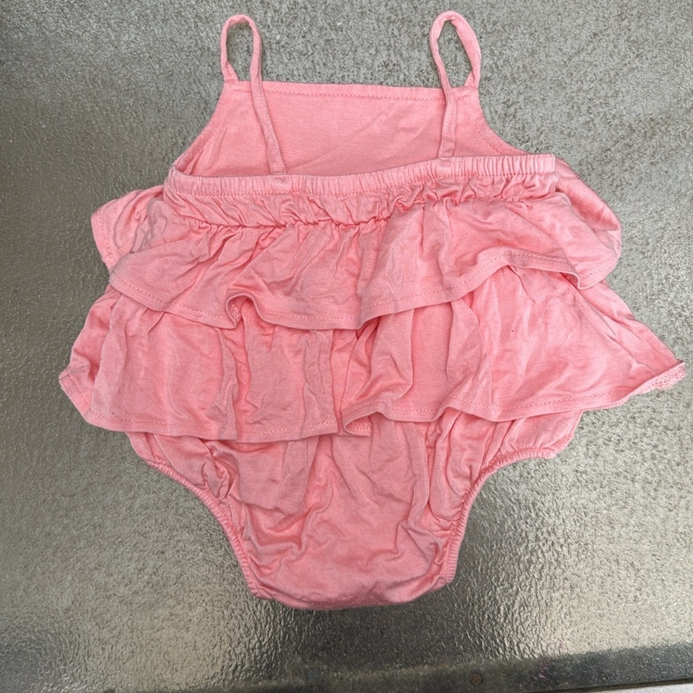 Posh Peanut peach colored bamboo ruffled romper size 3-6M - Picture 2 of 4